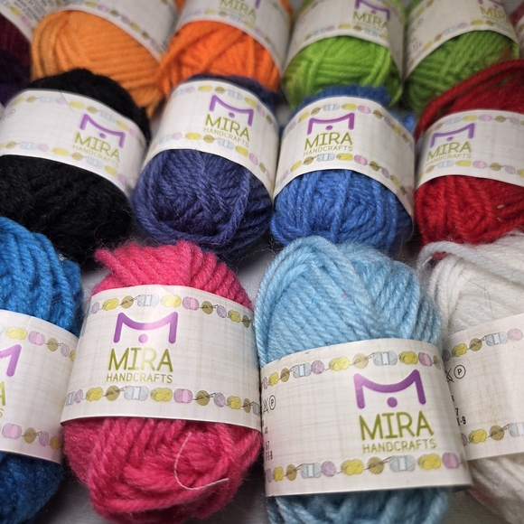 Vibrant Yarn Collection for Mixed Media Art - Picture 3 of 5